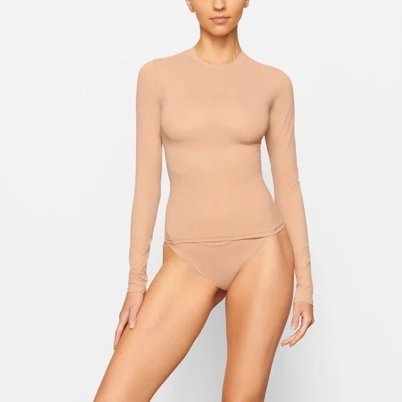 SKIMS Long Sleeve - Picture 2 of 5